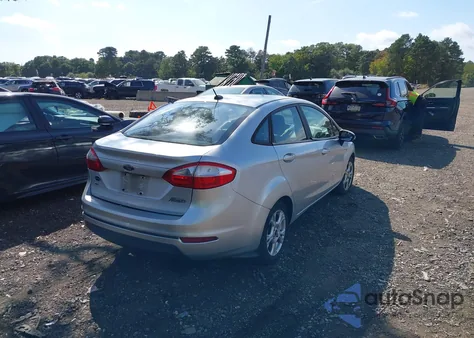 2014 Ford Fiesta Se z USA, uszkodzony, nr VIN 3FADP4BJ5EM233537